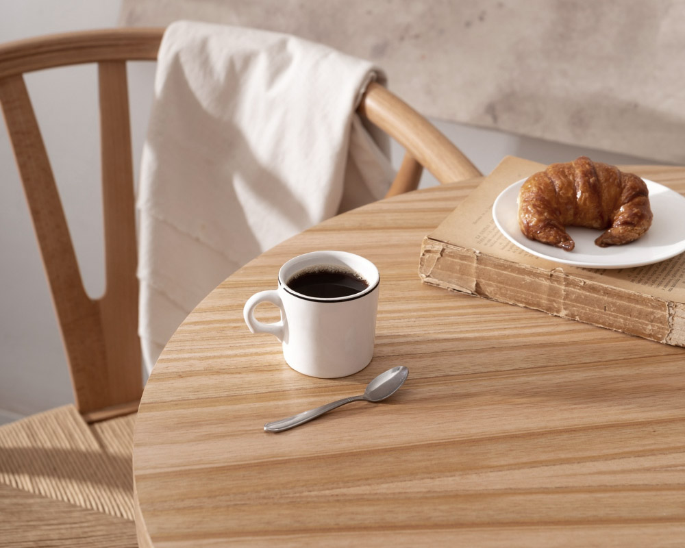 북유럽 스타일 테이블